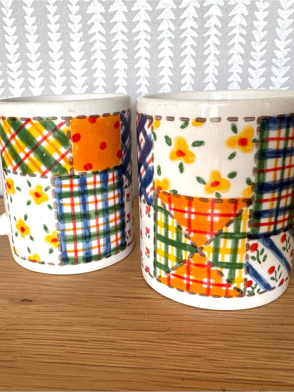VINTAGE Colorful Studio Nova Calico Quilt (MZ832) Mug Set